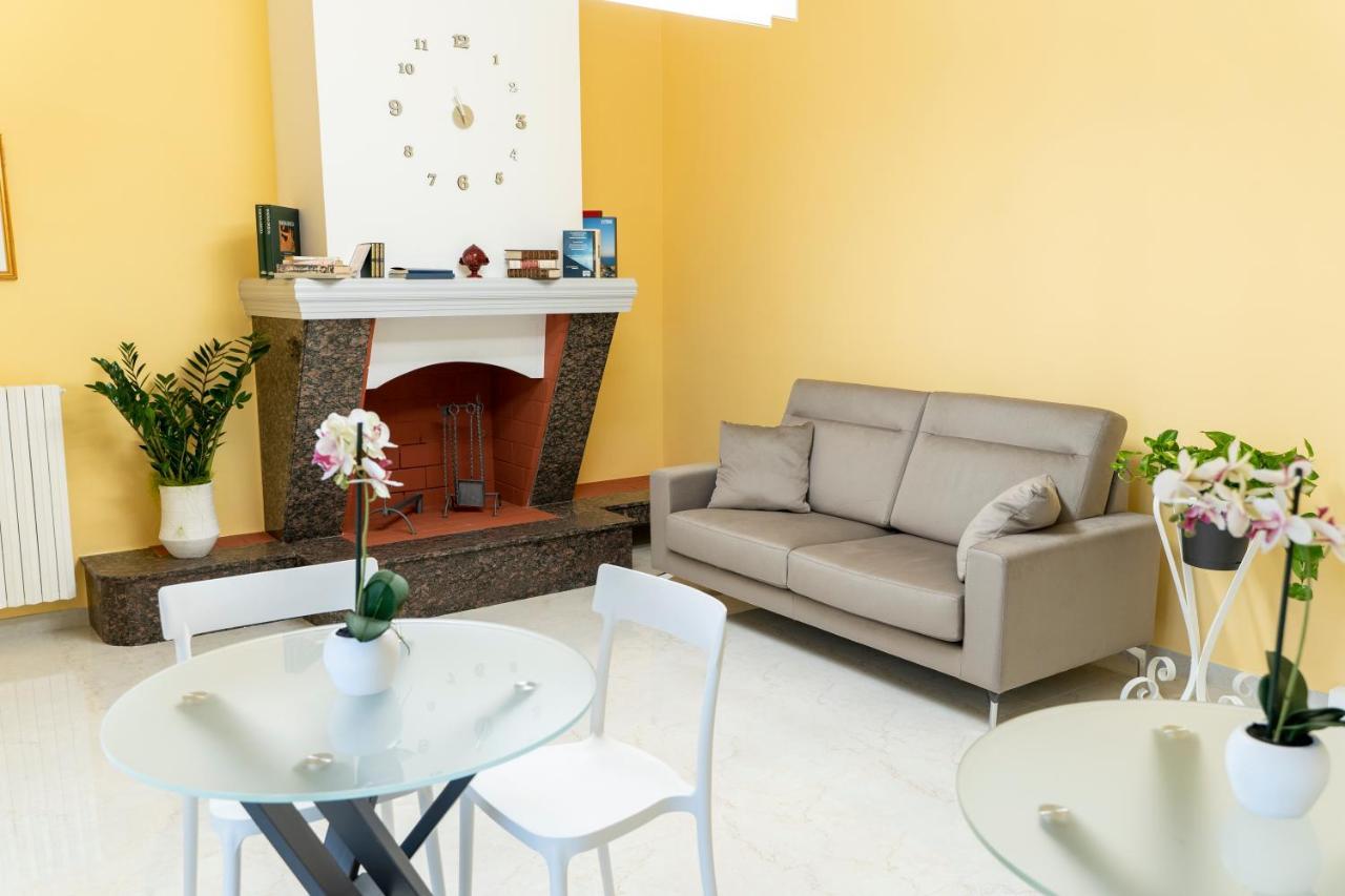 A Casa Dei Miei Hotell San Pietro Vernotico Exteriör bild